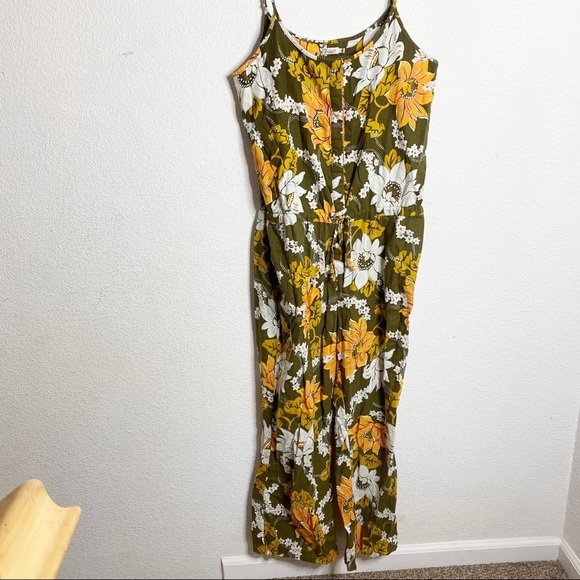 Faherty- Leila Olive Tropical Linen Jumpsuit- Size M - Picture 2 of 9